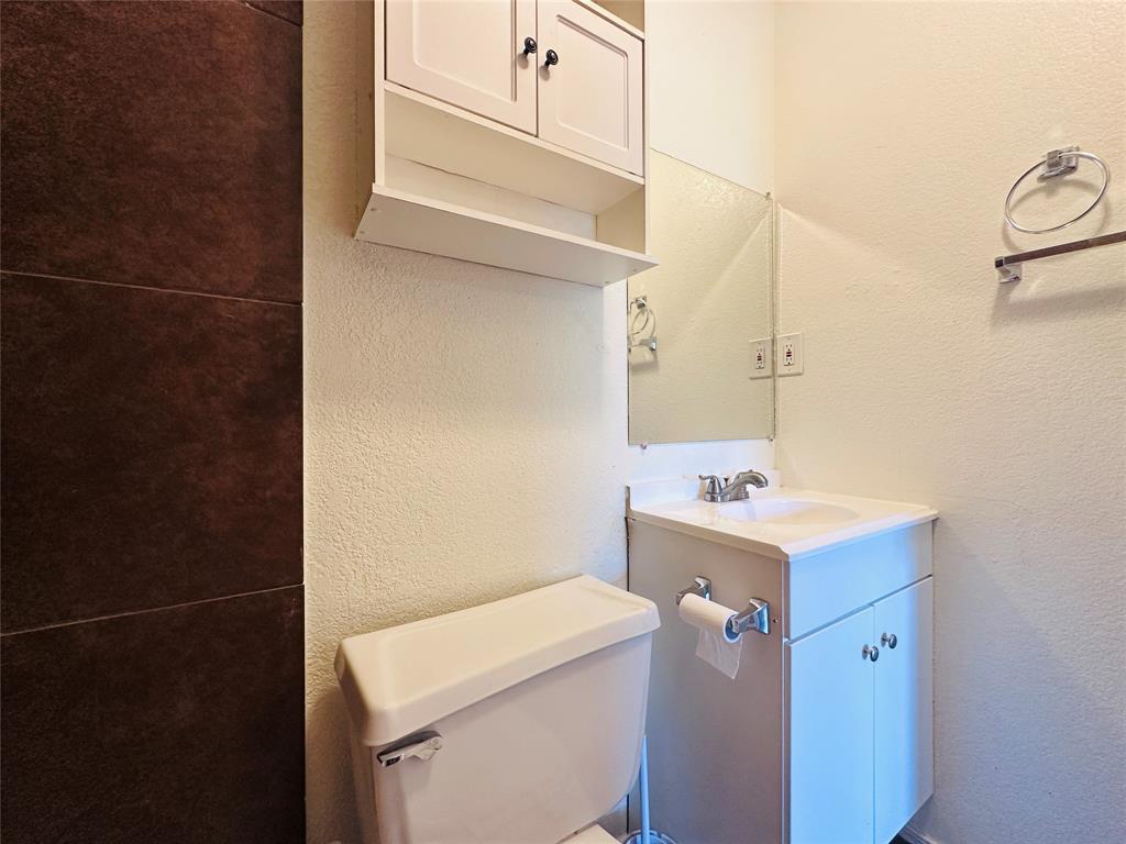 8109 Foxfire Lane Property Photo 16