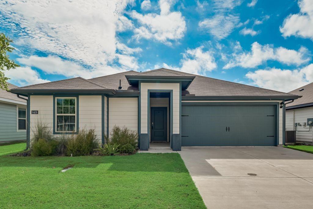 6439 Sand Dune Way Property Photo 4