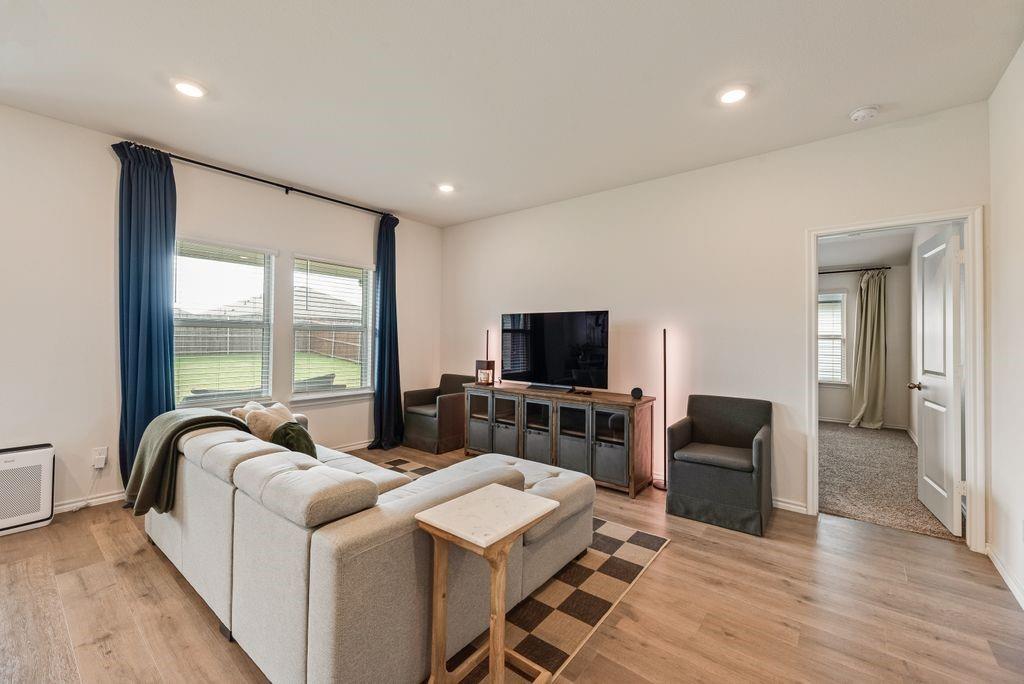 6439 Sand Dune Way Property Photo 5