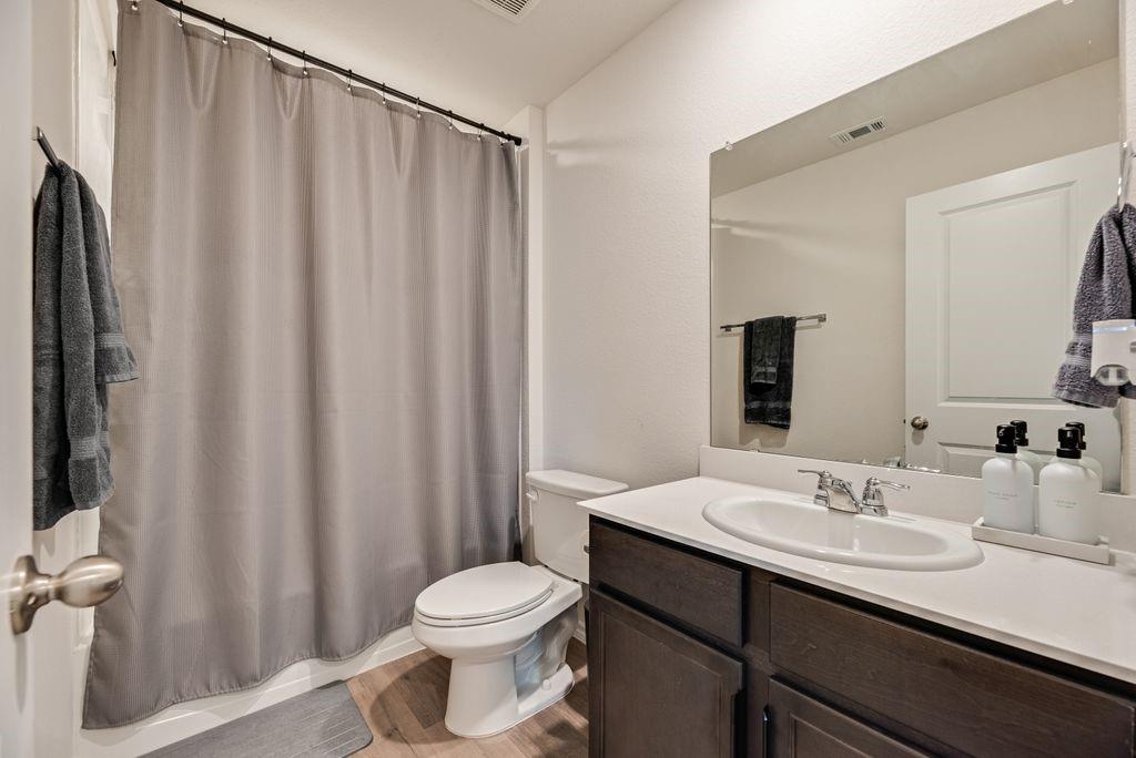 6439 Sand Dune Way Property Photo 13