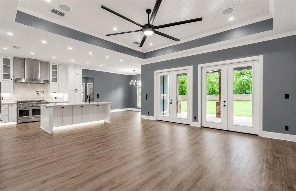 12248 Madison Crossing Property Photo 6