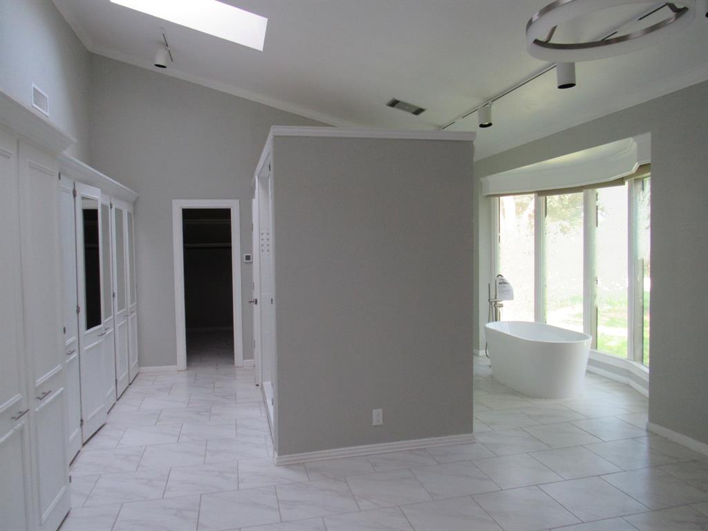 3300 Oakridge Lane Property Photo 10