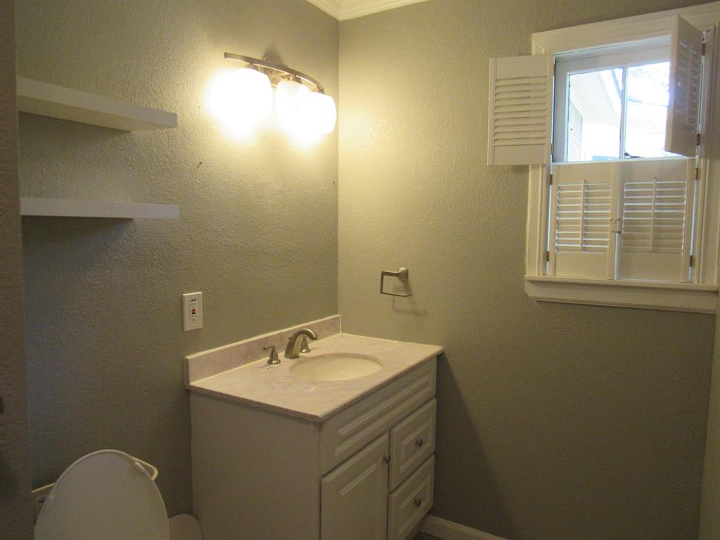 3300 Oakridge Lane Property Photo 18
