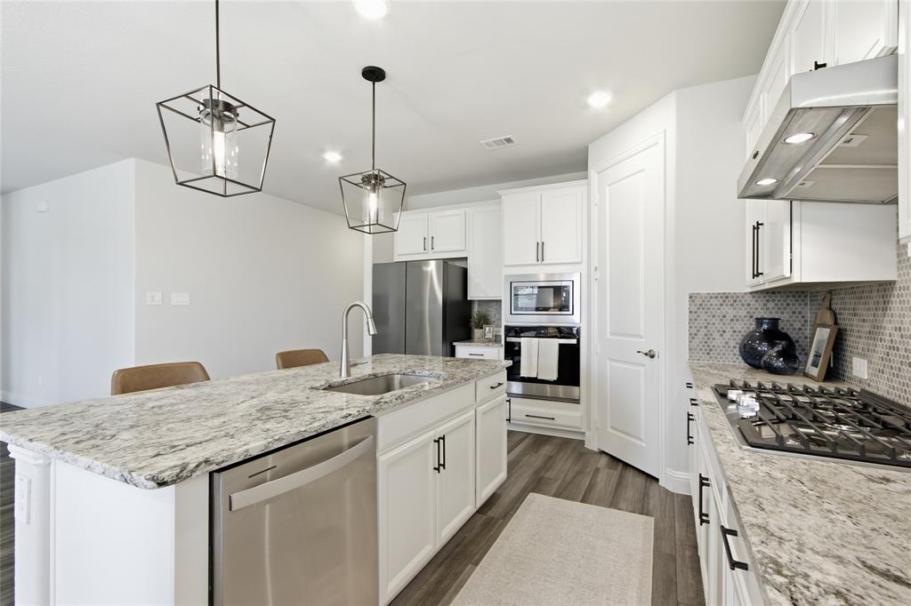 2724 Acadia Drive Property Photo 5