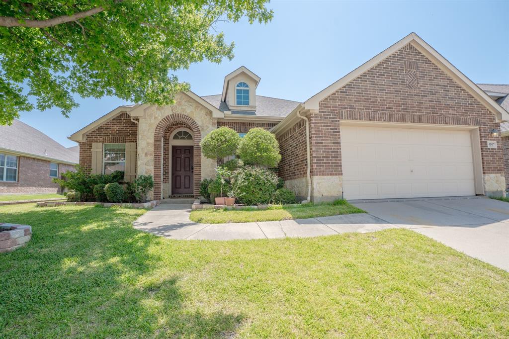 4507 Fox River Trail Property Photo 1