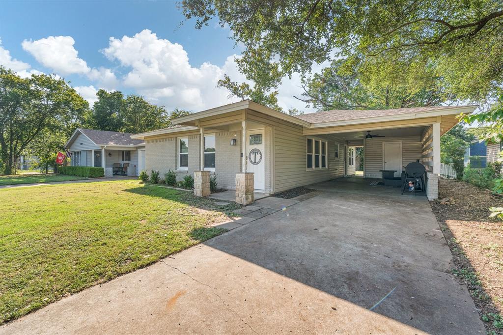 809 Phillips Street Property Photo 3