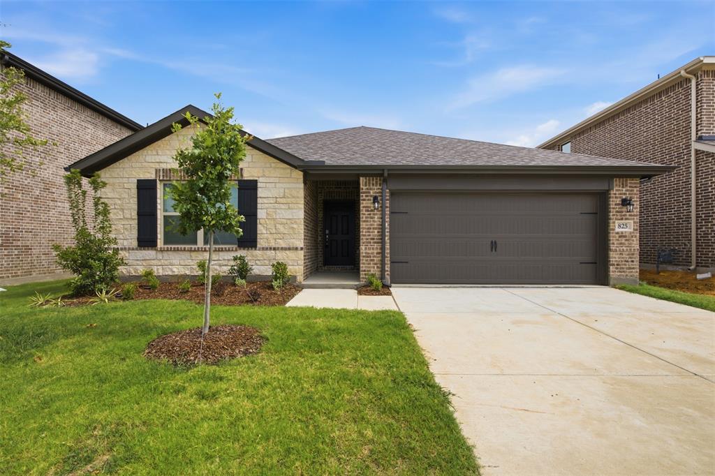 825 Birdie Drive Property Photo 1