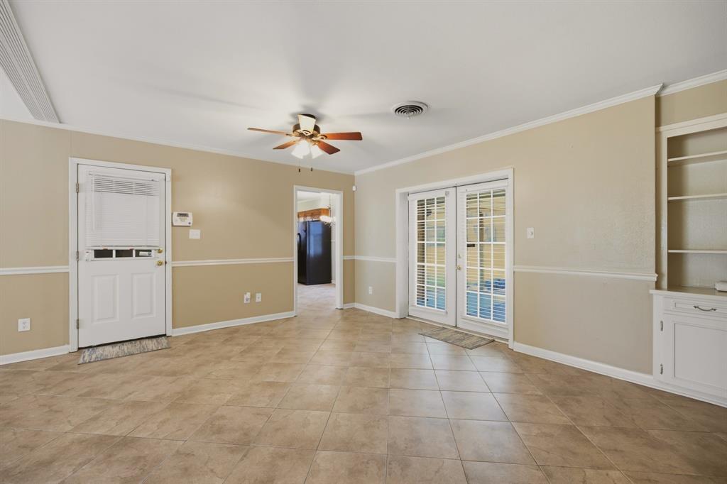 9401 Garfield Drive Property Photo 3