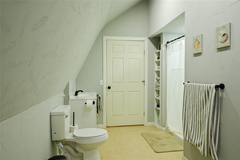 2275 County Road 4185 Property Photo 8