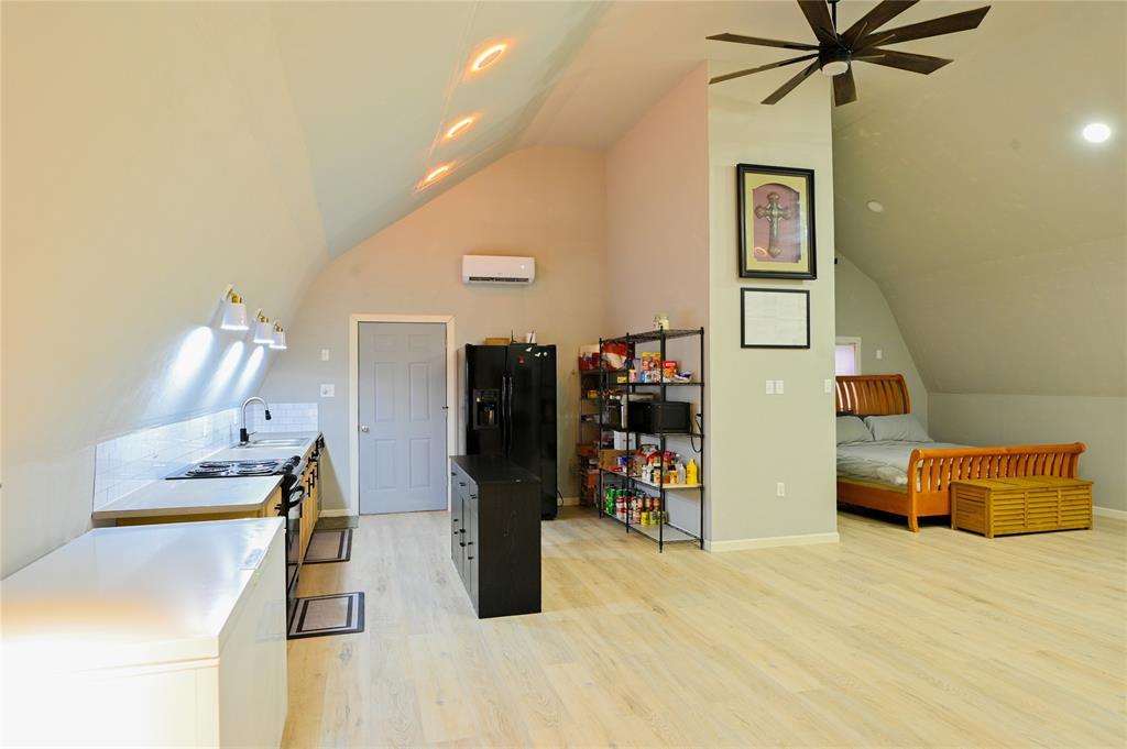 2275 County Road 4185 Property Photo 10