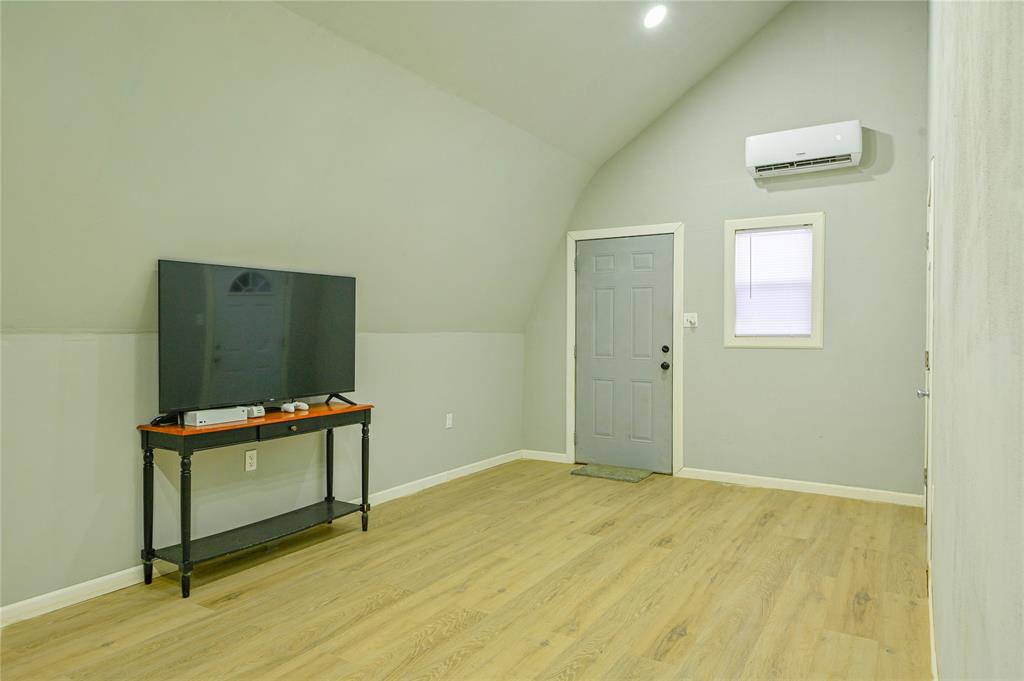 2275 County Road 4185 Property Photo 12