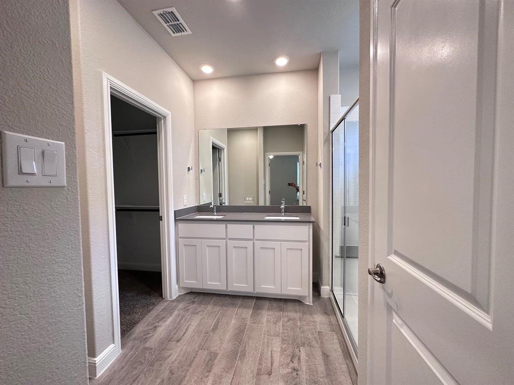 1049 Kirkham Way Property Photo 17