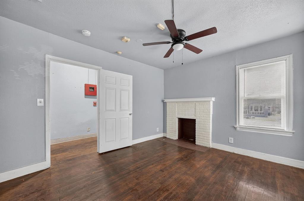 2813 E Rosedale Street Property Photo 8