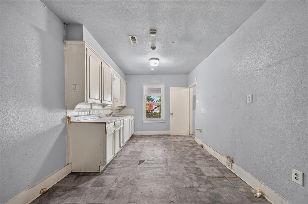 2813 E Rosedale Street Property Photo 20