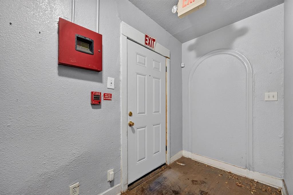 2813 E Rosedale Street Property Photo 23