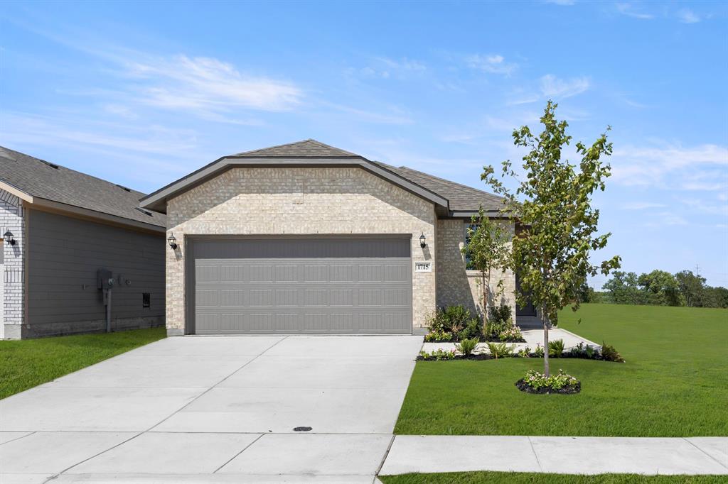 1715 Riverside Trail Property Photo 1