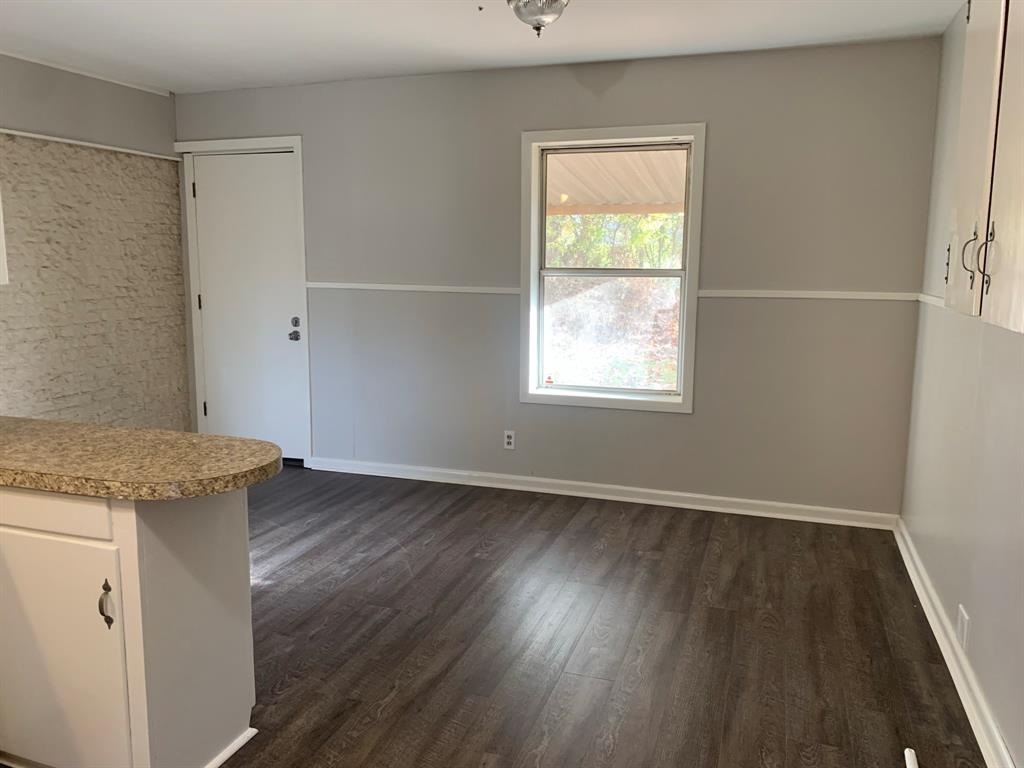 2204 Clinton Street Property Photo 6