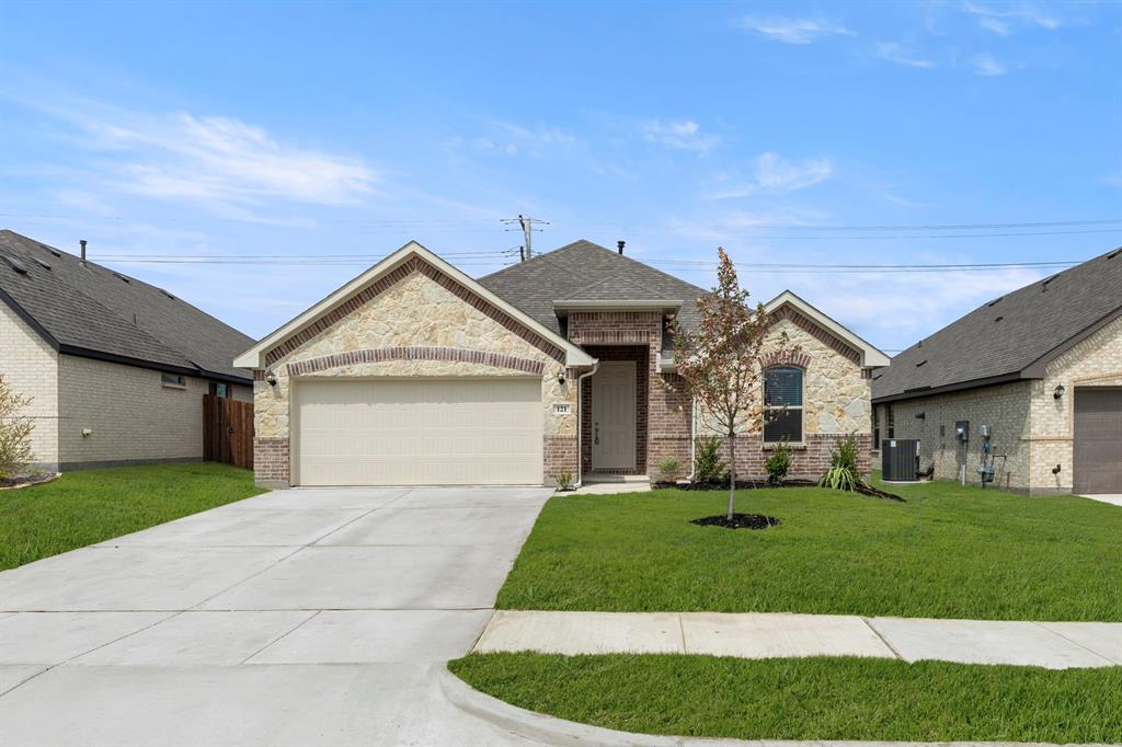 121 Whistling Duck Drive Property Photo 1