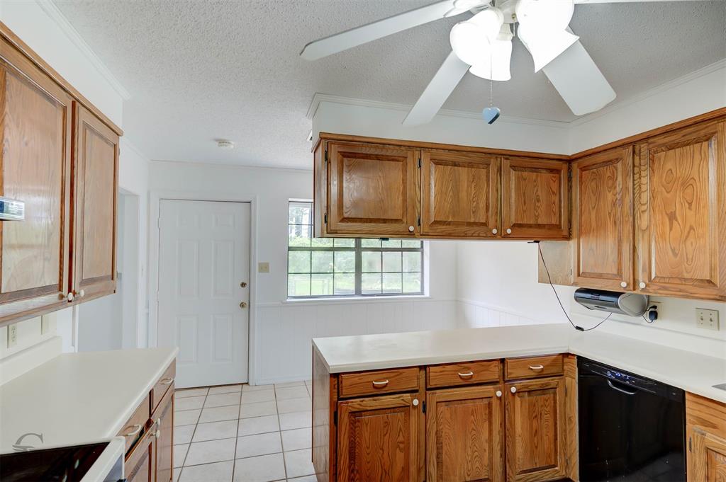 220 E Cloverleaf Drive Property Photo 12