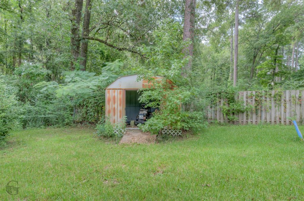 220 E Cloverleaf Drive Property Photo 36