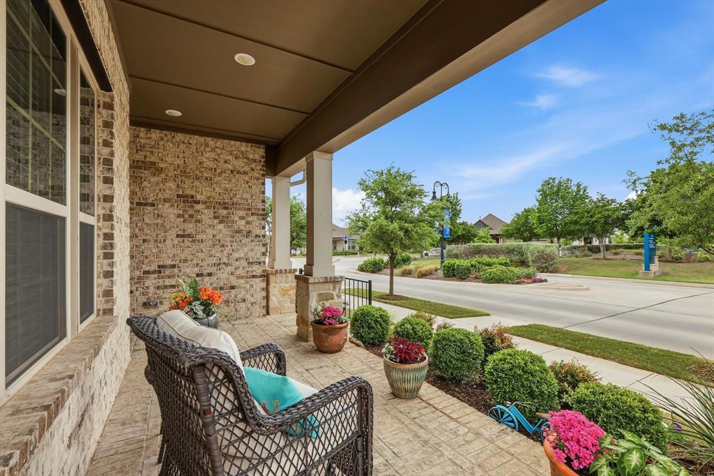 4817 Beaver Creek Drive Property Photo 4