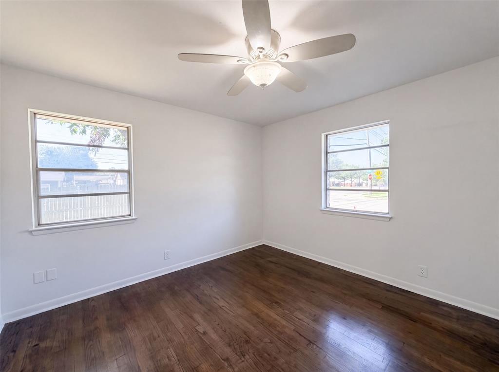 1213 S Ridgeway Drive Property Photo 4
