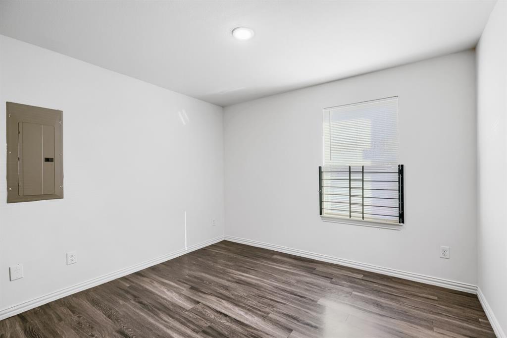 2013-2015 J B Jackson Jr Boulevard Property Photo 7