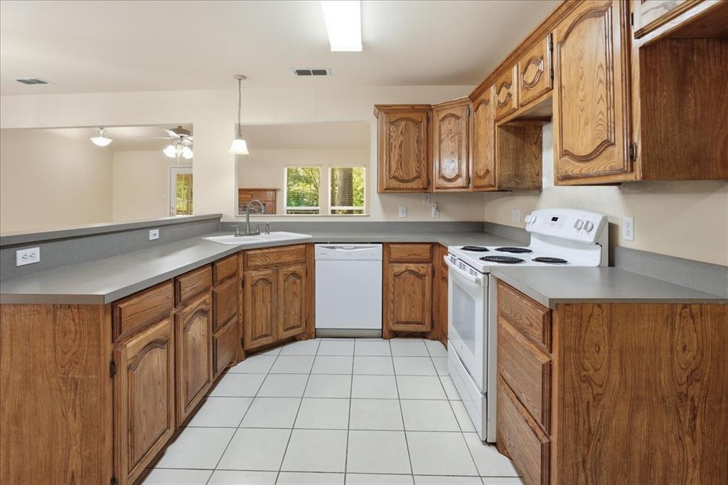 161 County Road 2232 Property Photo 15
