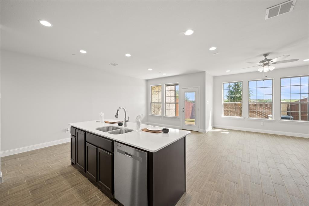 656 Sandiford Court Property Photo 8