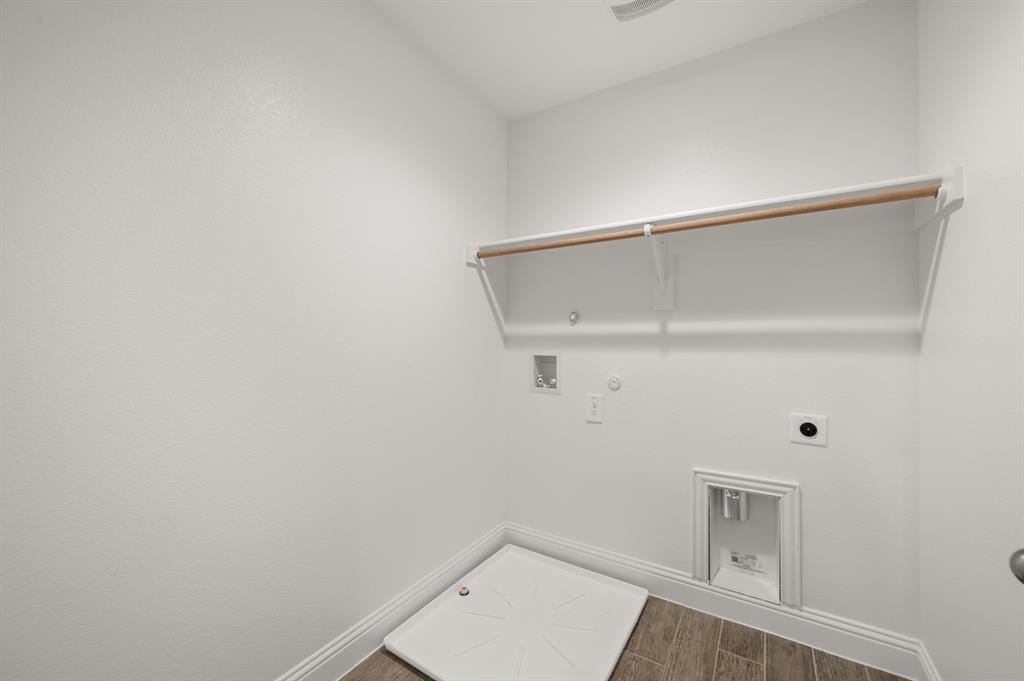 656 Sandiford Court Property Photo 20