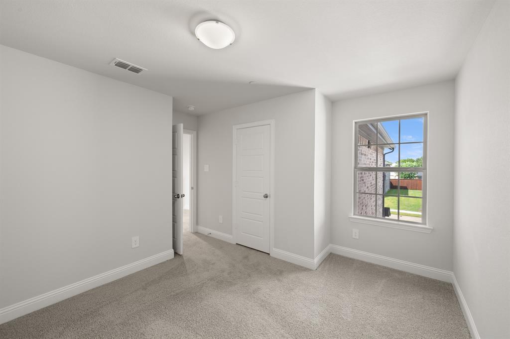 656 Sandiford Court Property Photo 23