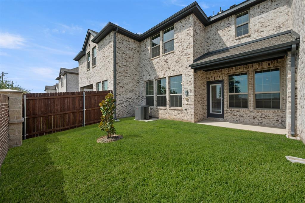 656 Sandiford Court Property Photo 25