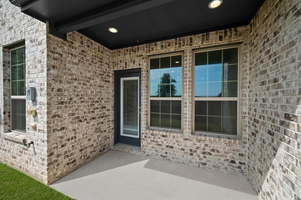 656 Sandiford Court Property Photo 27