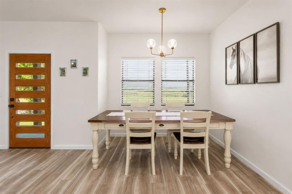 304 E Adams Street Property Photo 11