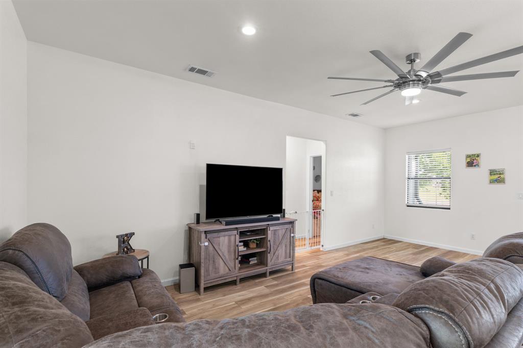 304 E Adams Street Property Photo 16
