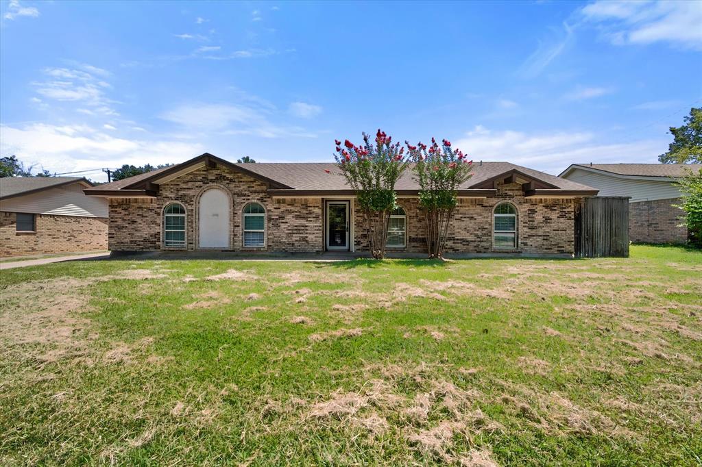 2001 San Jacinto Drive Property Photo 2