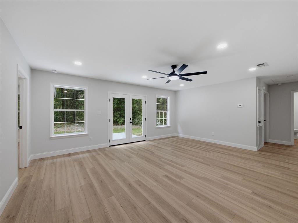 105 E Foggle Street Property Photo 9