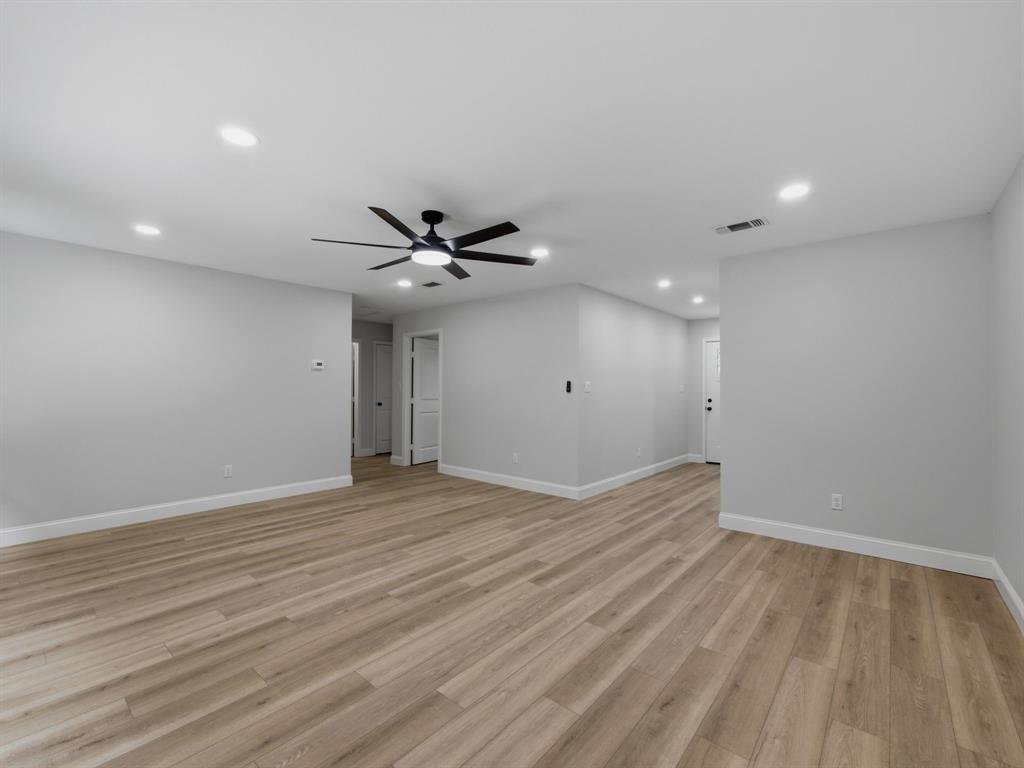 105 E Foggle Street Property Photo 15