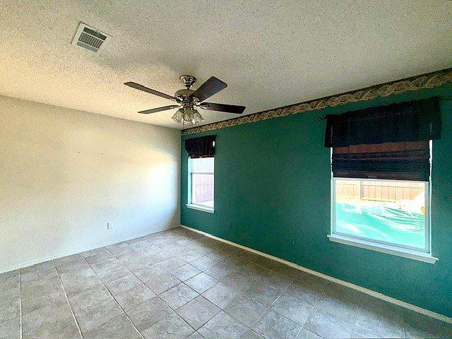 959 Aaron Drive Property Photo 10