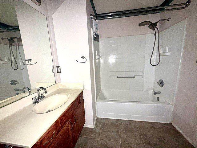 959 Aaron Drive Property Photo 14