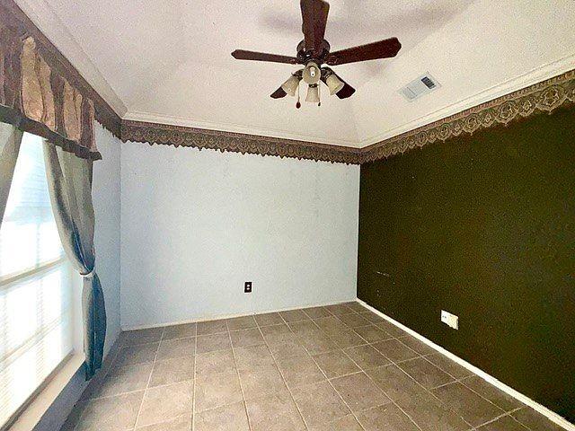 959 Aaron Drive Property Photo 16