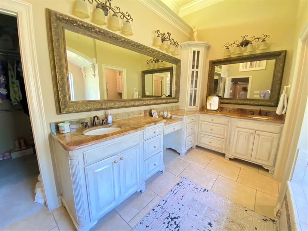 1054 Rochel Drive Property Photo 34
