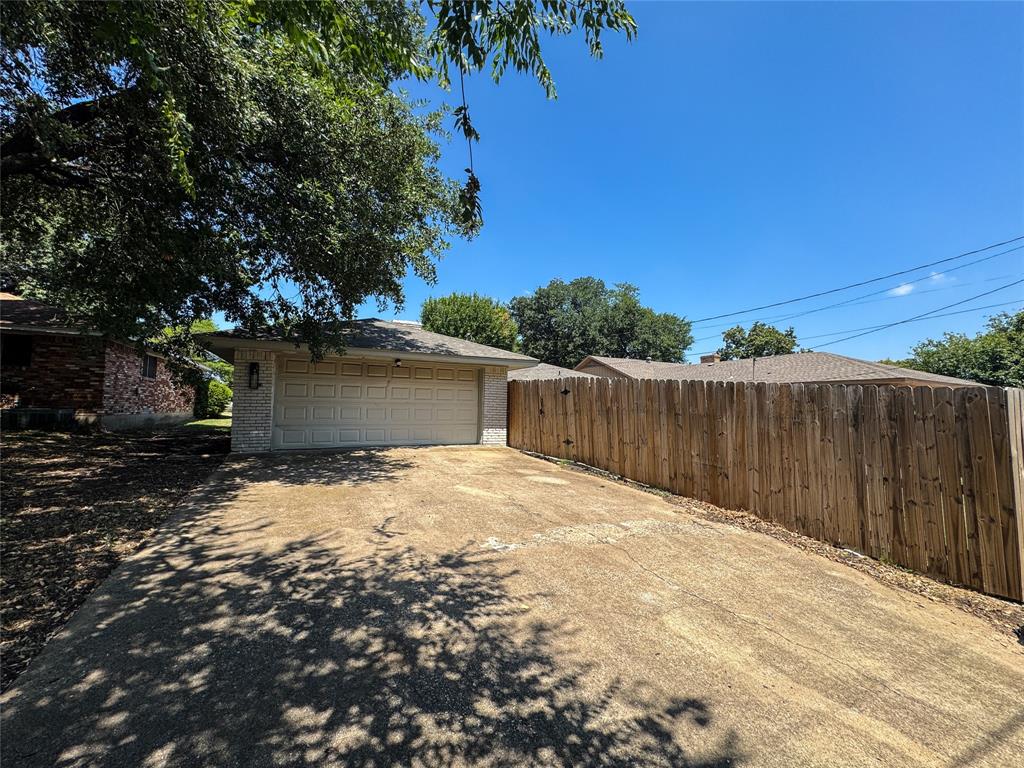 5620 Marblehead Drive Property Photo 3