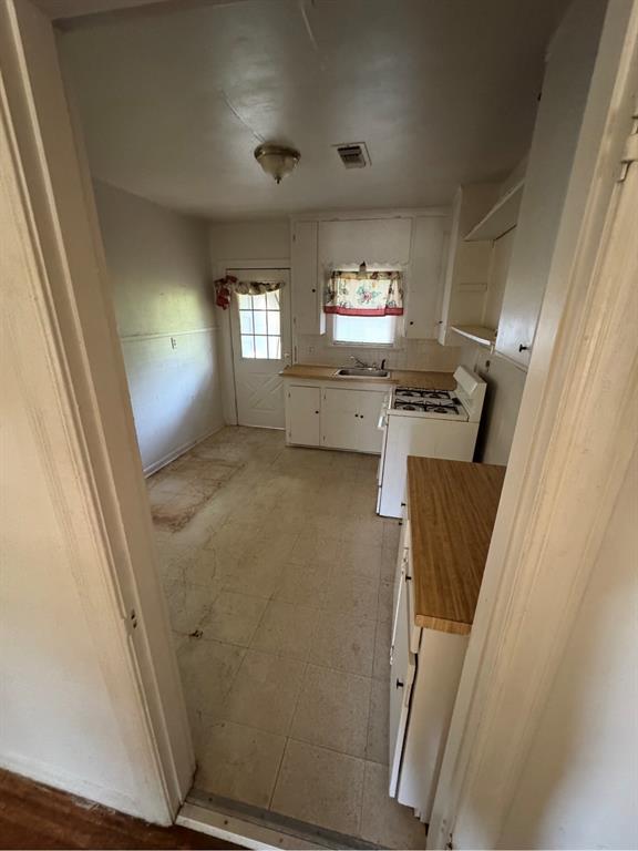 804 W Bridge Street Property Photo 3