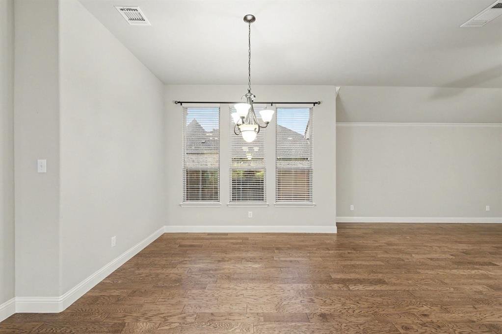 15943 River Glen Drive Property Photo 7