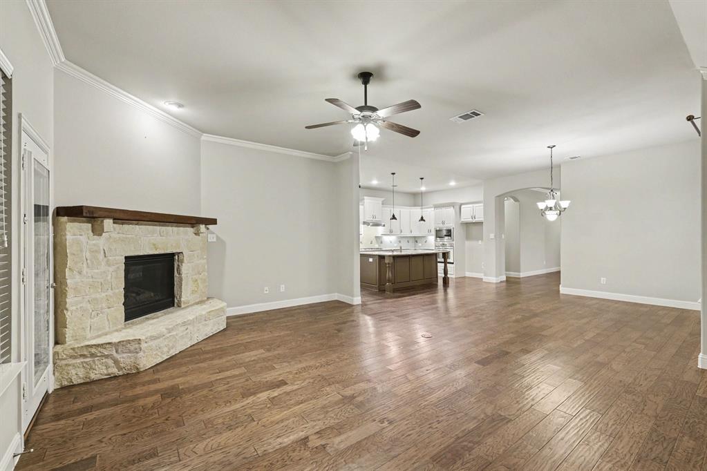 15943 River Glen Drive Property Photo 10