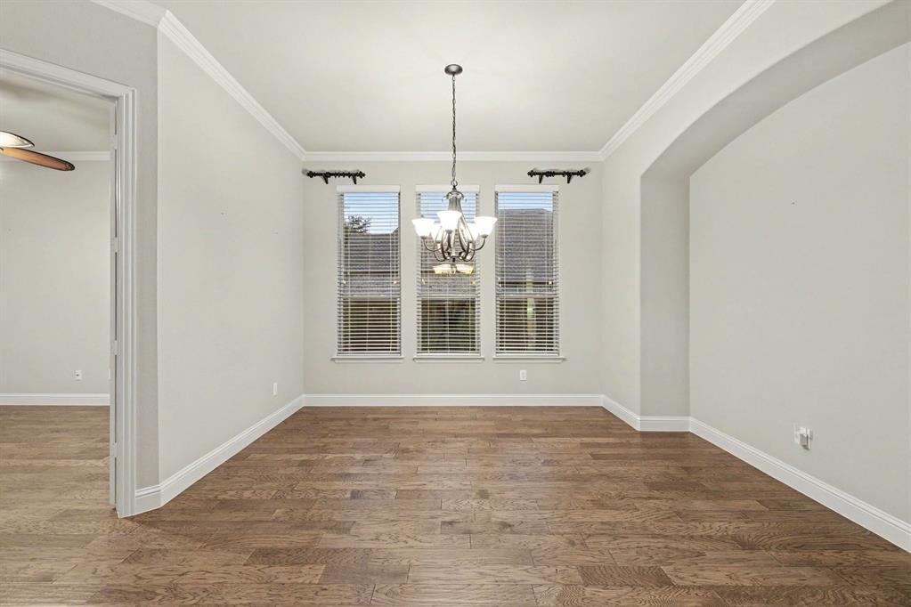 15943 River Glen Drive Property Photo 13