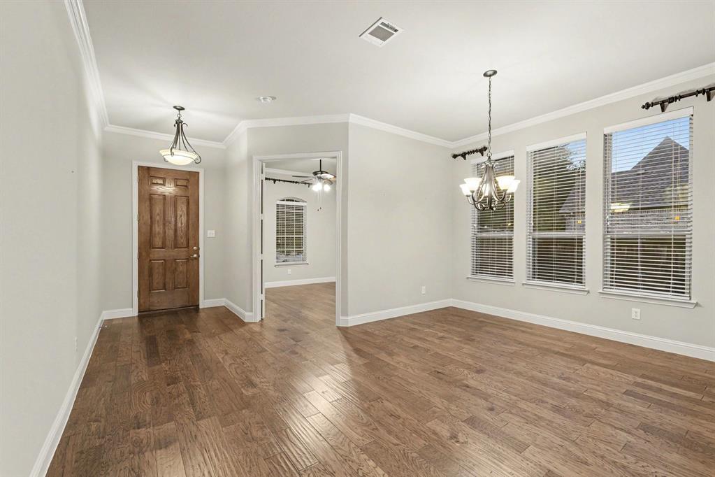 15943 River Glen Drive Property Photo 14