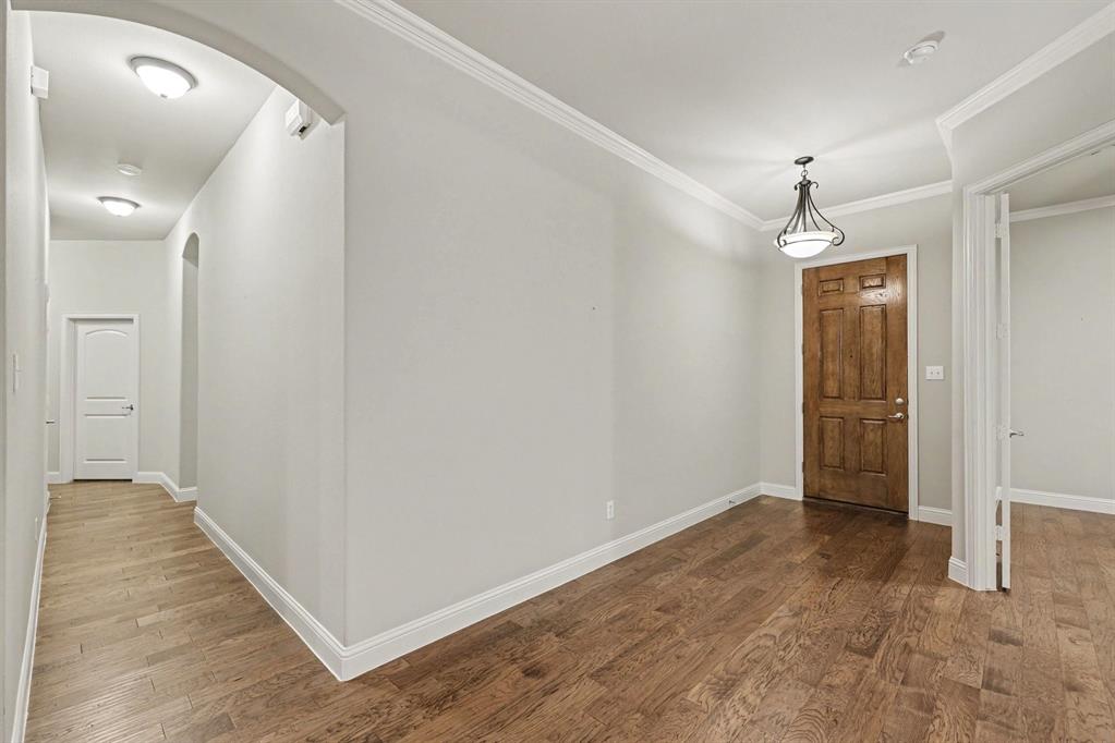 15943 River Glen Drive Property Photo 15