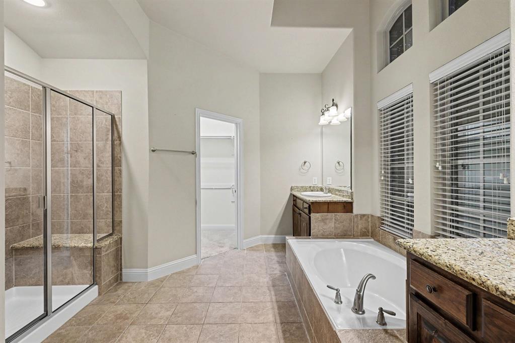15943 River Glen Drive Property Photo 17